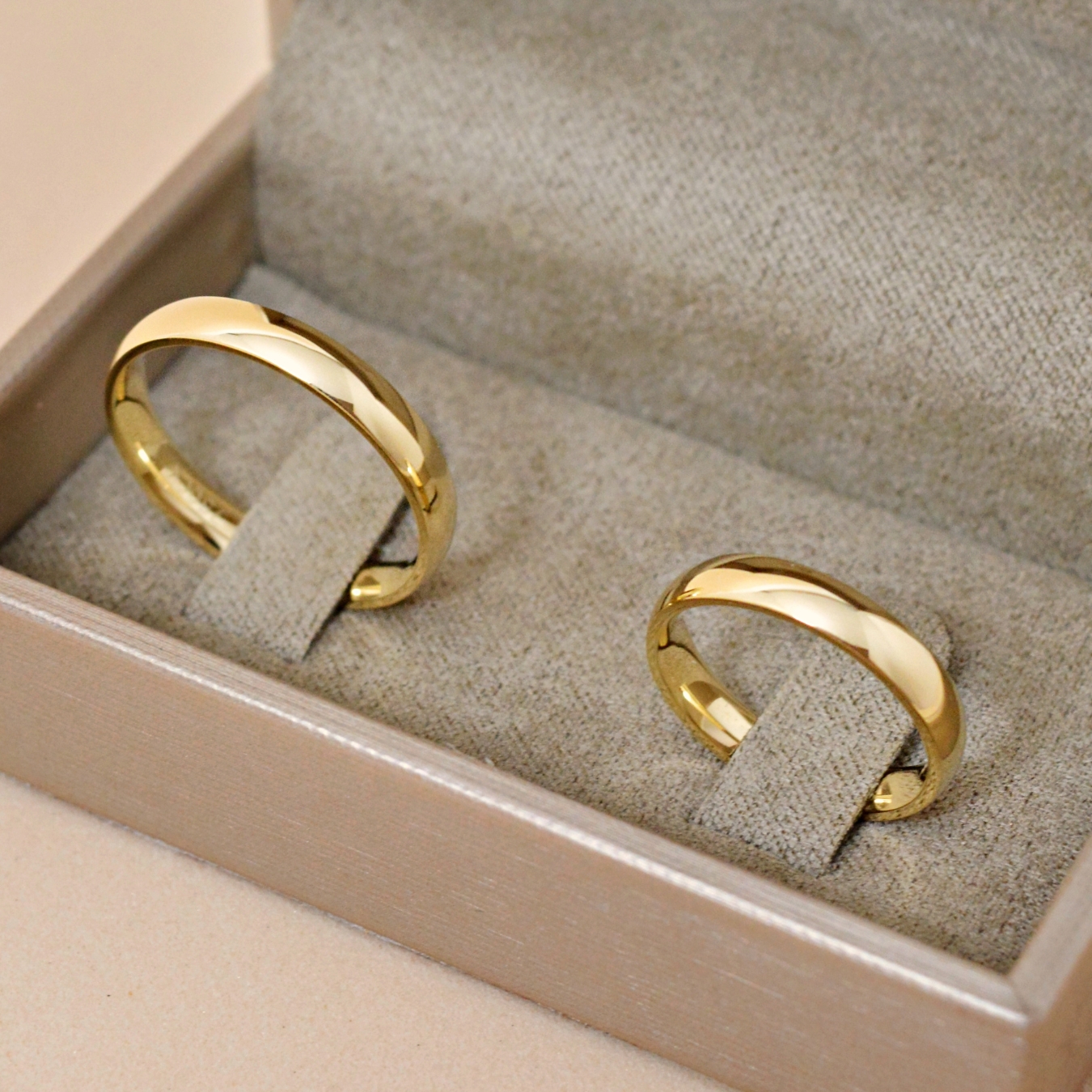 Alianças Tradicionais Anatômicas em Ouro 18k - 3,5mm