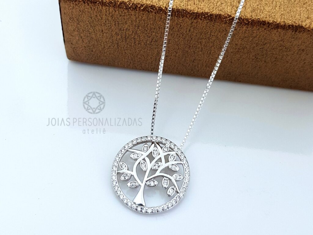 corrente veneziana feminina em prata com pingente de árvore da vida
