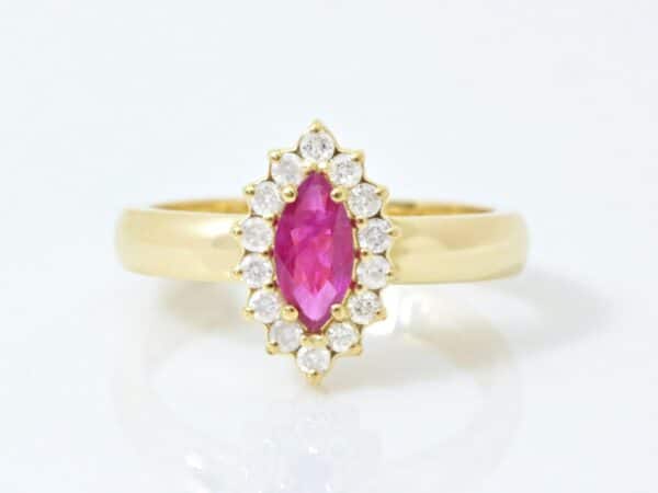 Anel em Ouro 18k com Rubi Navete e Brilhantes - Image 2