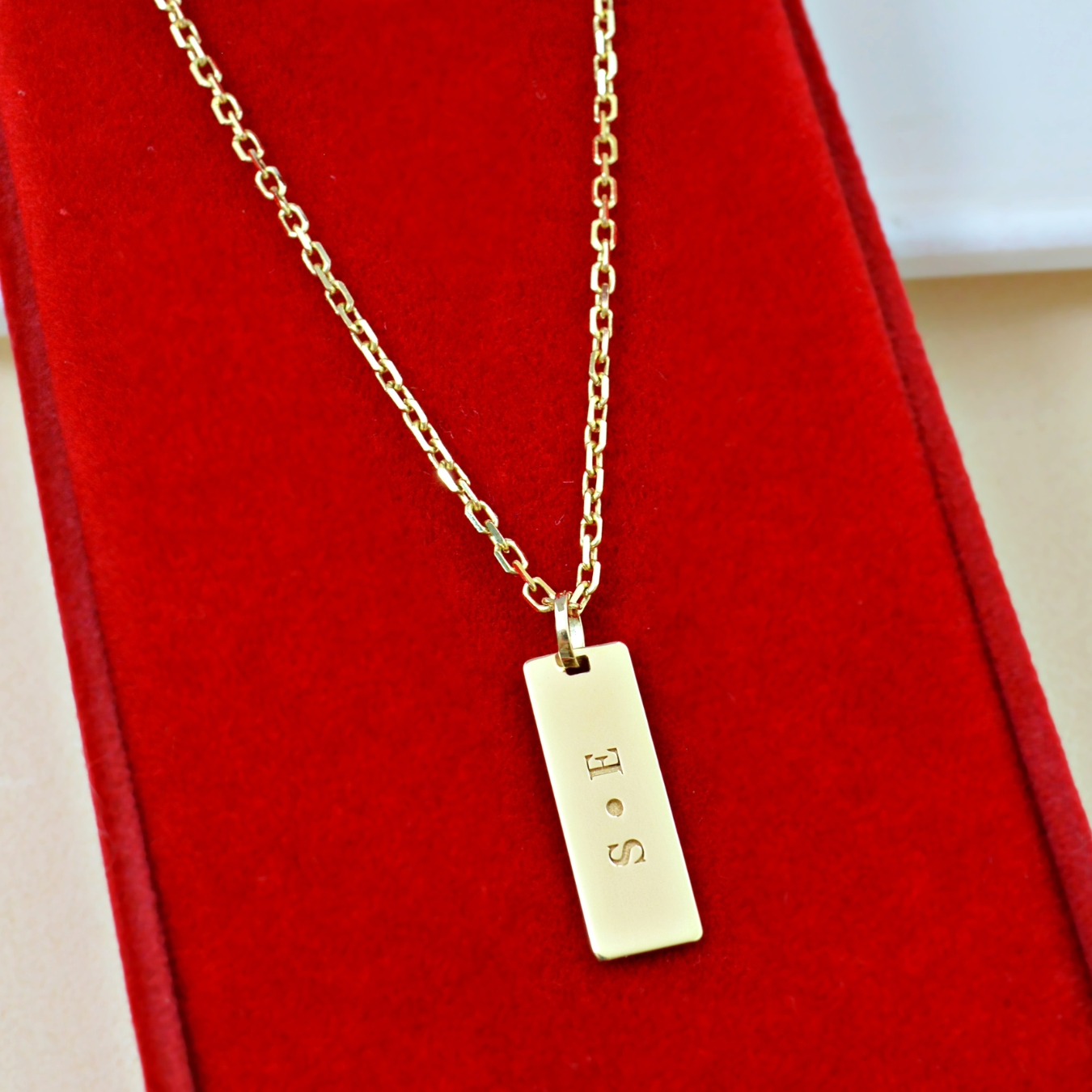 Corrente cartier (cadeado) em Ouro 18k com Pingente Personalizado (frente e verso)