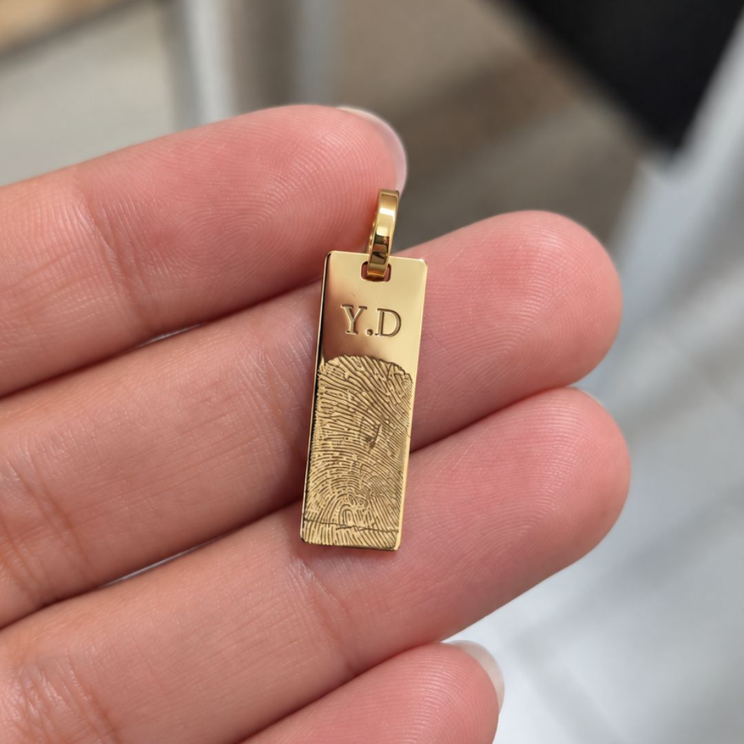 Pingente em Ouro 18k com digital e iniciais